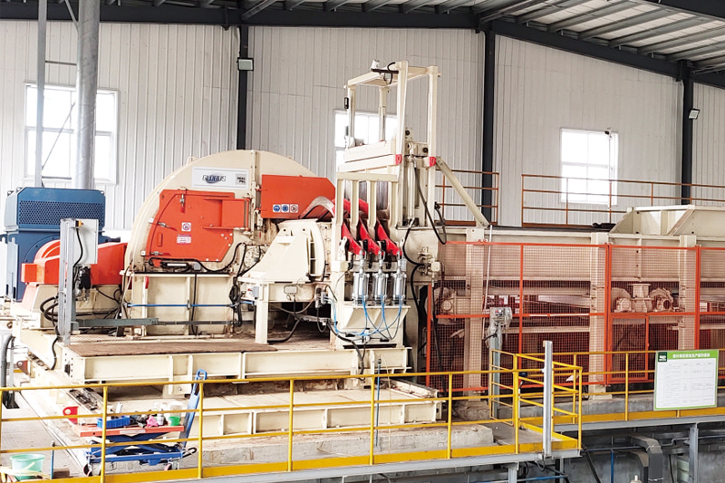 意大利格魯巴斯盤式長材刨片機